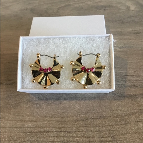 Stephan & Co NYC Gold Tone Pierced Earrings w/Red Crystal Stones - Picture 1 of 1